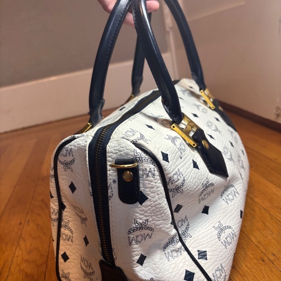 Certified Authentic MCM medium Boston bag- unused - Picture 4 of 6